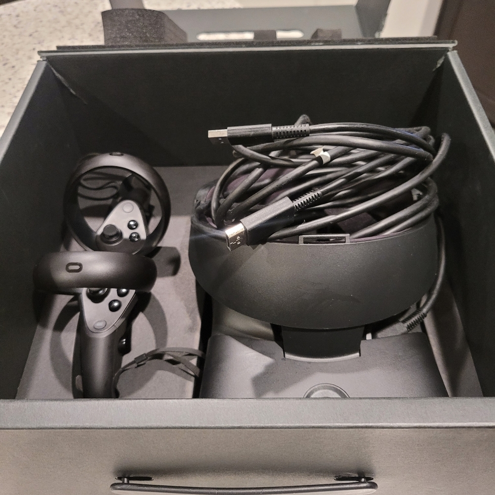 Oculus Rift S PC Powered VR Gaming Headset - Black Great Condition